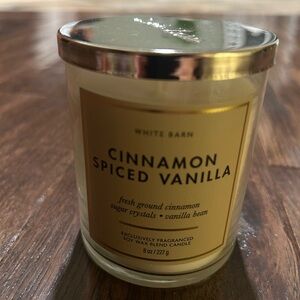 White Barn Cinnamon Spiced Vanilla Candle